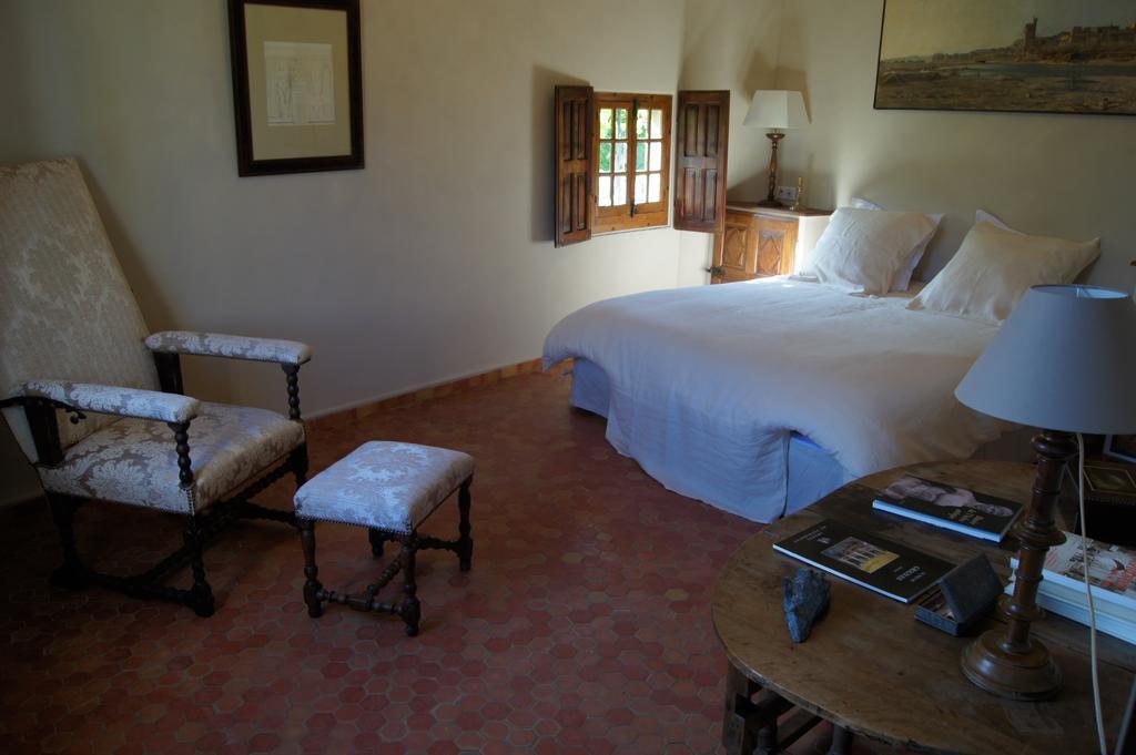 Maison Orsini Villeneuve-lès-Avignon Kamer foto
