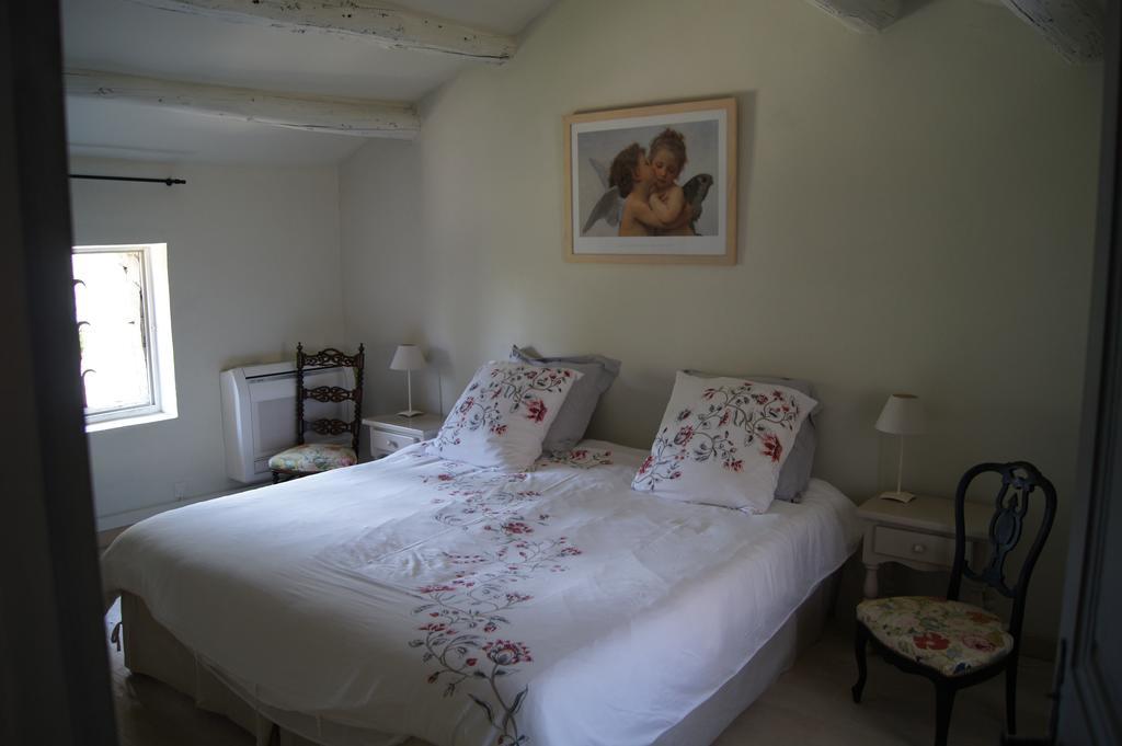 Maison Orsini Villeneuve-lès-Avignon Kamer foto